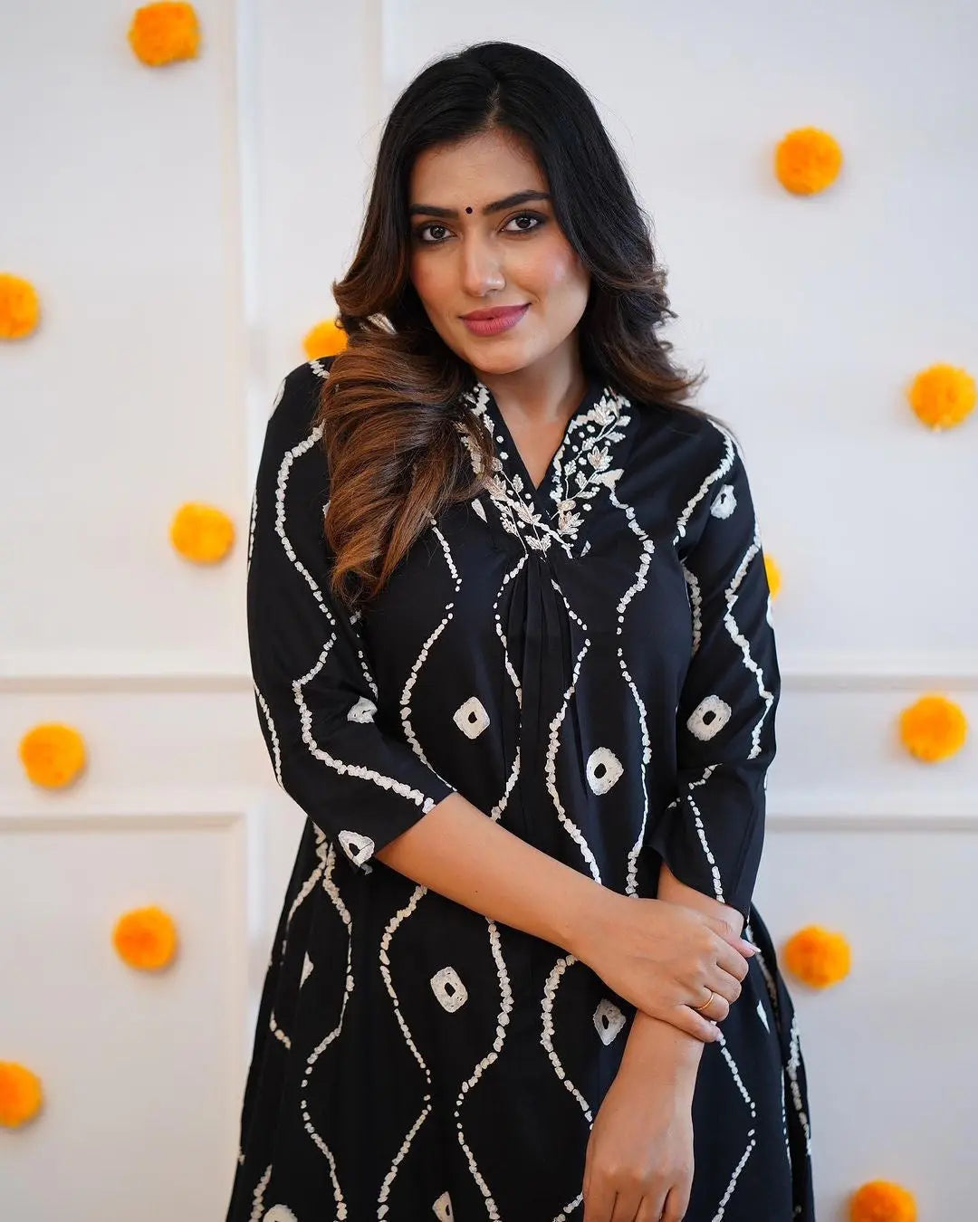 Neckline Thread Work Leheriya Kurti Pant Set (Stitched)