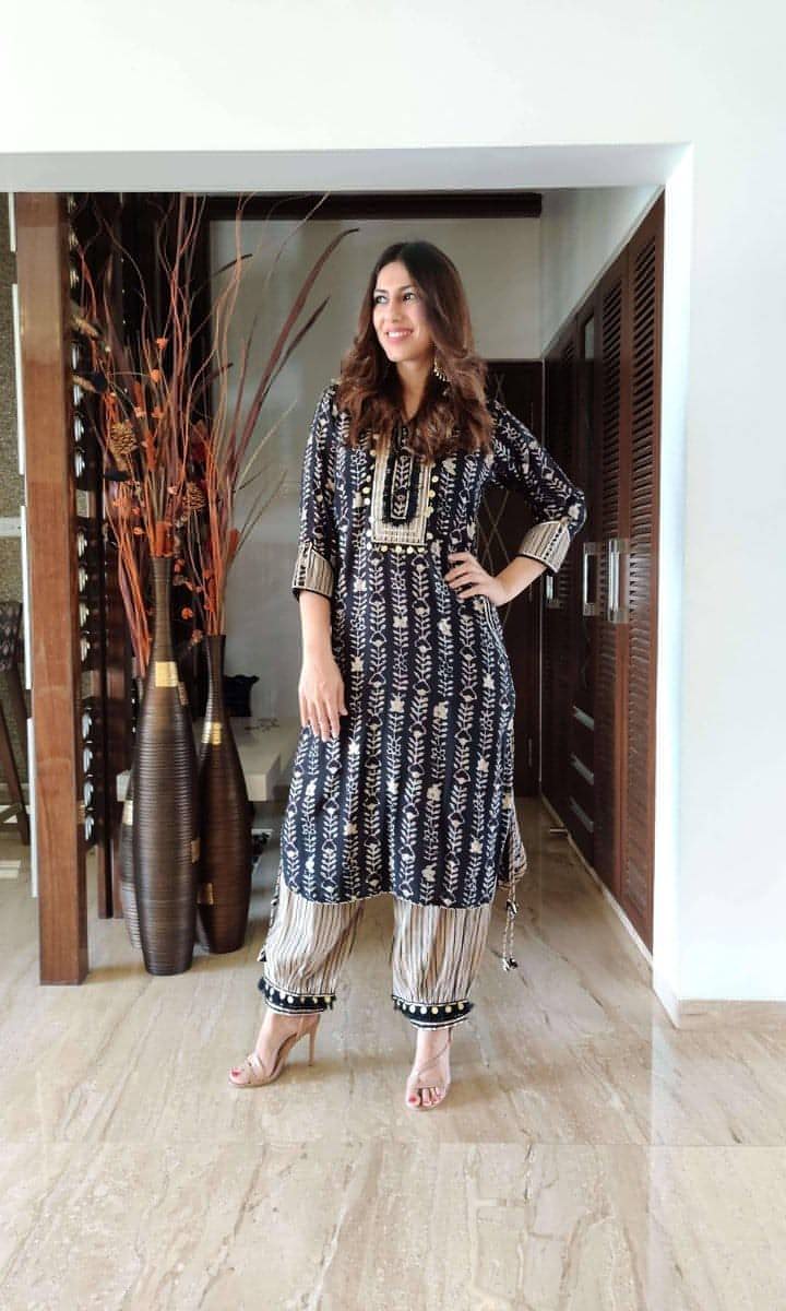 Reyon Gotq Lace work Print Kurti Pant Set