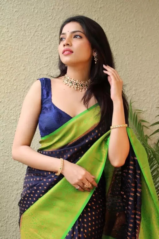 Woven Banarasi Jacquard Saree  (Green)